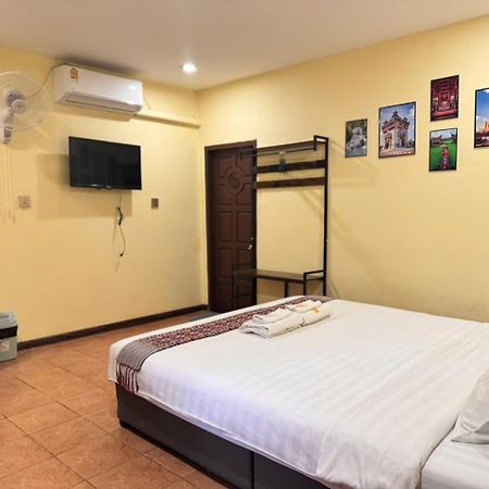 Yula Hotel Thatluang Viêng Chăn Ngoại thất bức ảnh