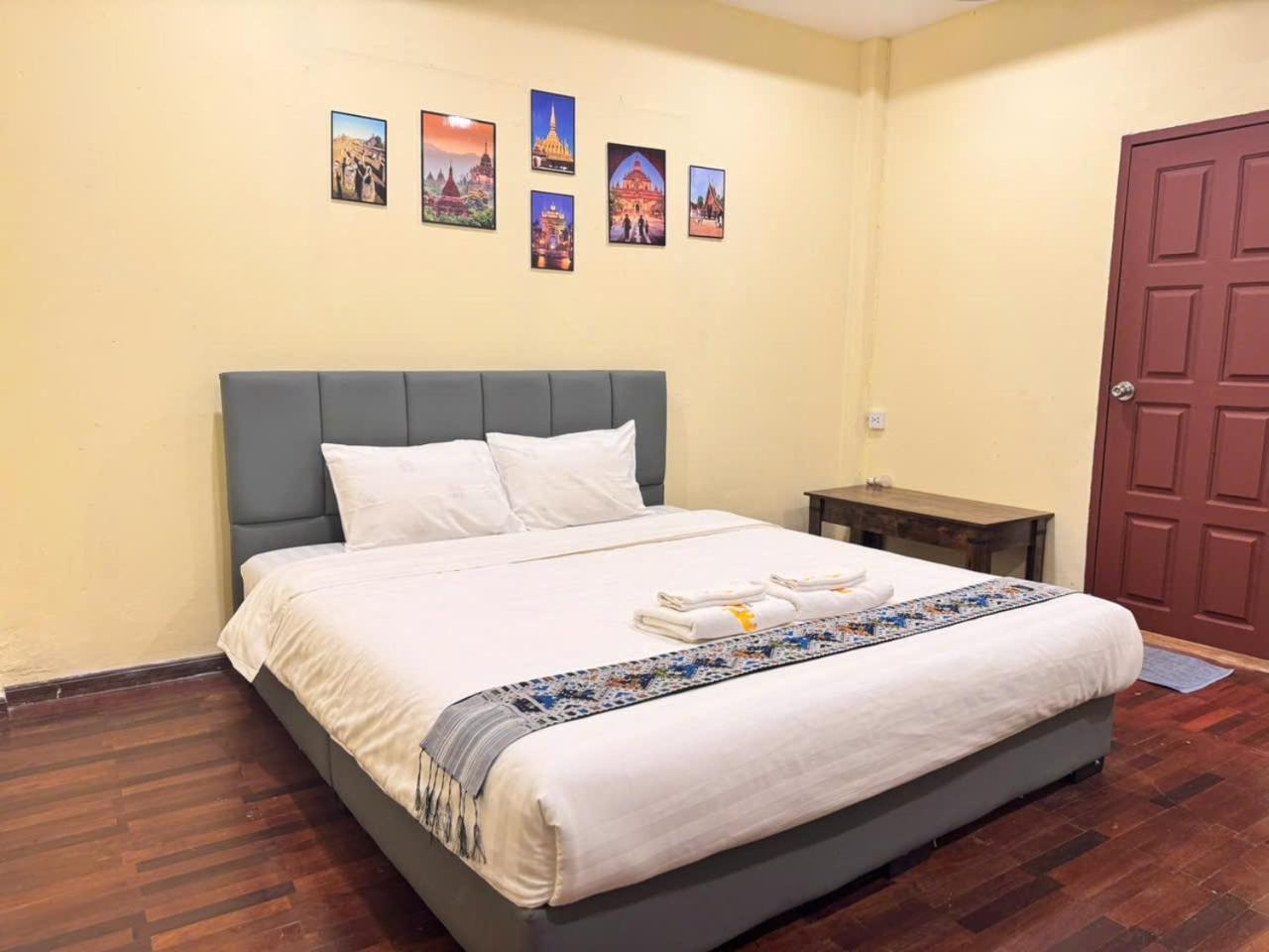 Yula Hotel Thatluang Viêng Chăn Ngoại thất bức ảnh