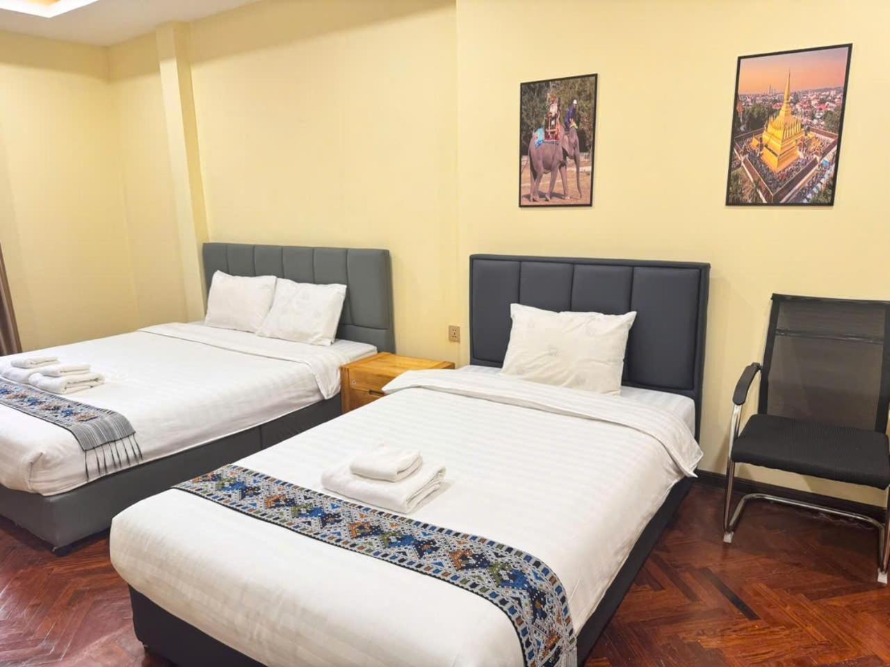 Yula Hotel Thatluang Viêng Chăn Ngoại thất bức ảnh